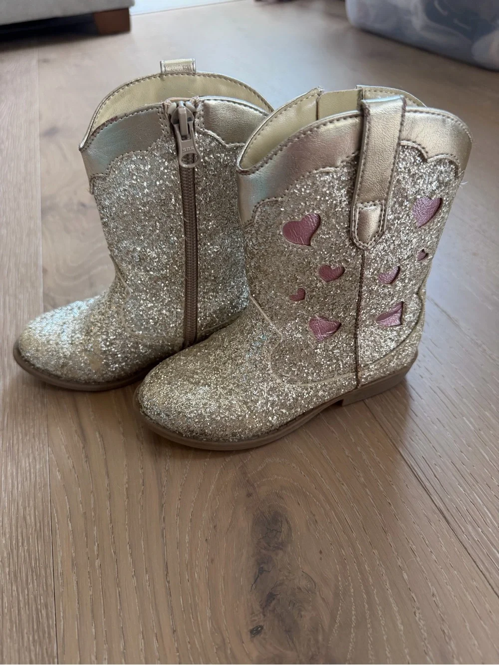 Cat&Jack Gold Glitter Heart Cowboy Boots, toddler size 9